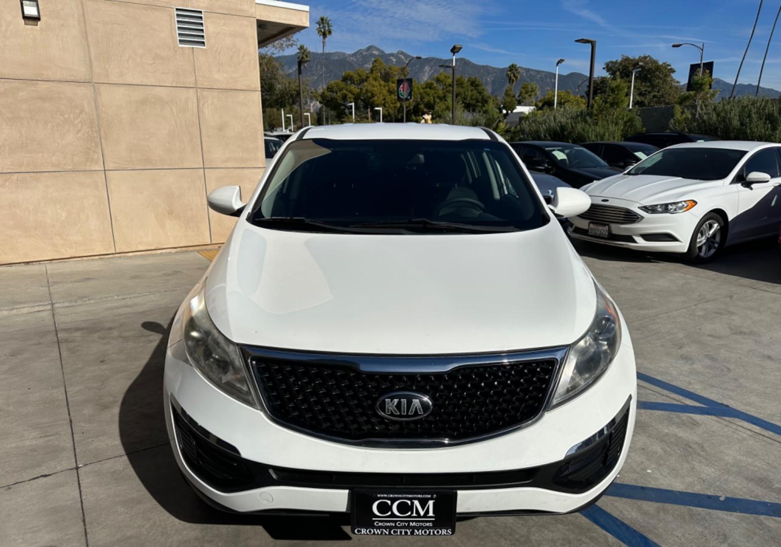 2015 WHITE /Black Kia Sportage (KNDPB3AC5F7) , located at 30 S. Berkeley Avenue, Pasadena, CA, 91107, (626) 248-7567, 34.145447, -118.109398 - rown City Motors is a used “Buy Here Pay Here” car dealer in Pasadena CA. “Buy Here Pay Here” financing, means that when you purchase your vehicle from our dealership, that you make the payments to the dealership as well. We do not need the banks approval to get you approved for a used auto - Photo#7